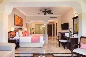 Beachfront Junior Suites at Grand Palladium White Sand Resort & Spa